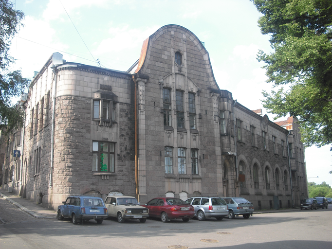 Гранитный дворец)
